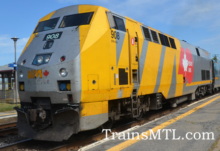 Locomotive VIA908 left side with 2019 colors/ coté gauche avec couleurs de 2019